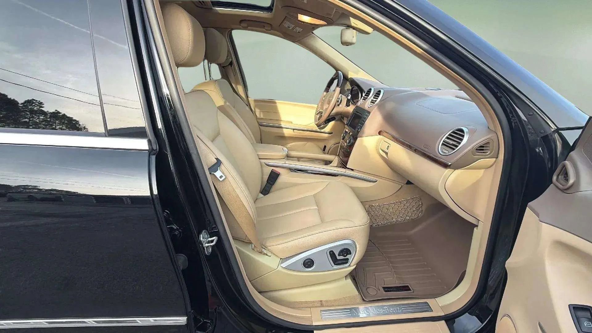 Used 2012 Mercedes-Benz GL 450 GL 450 4MATIC Sport Utility 4D image 15