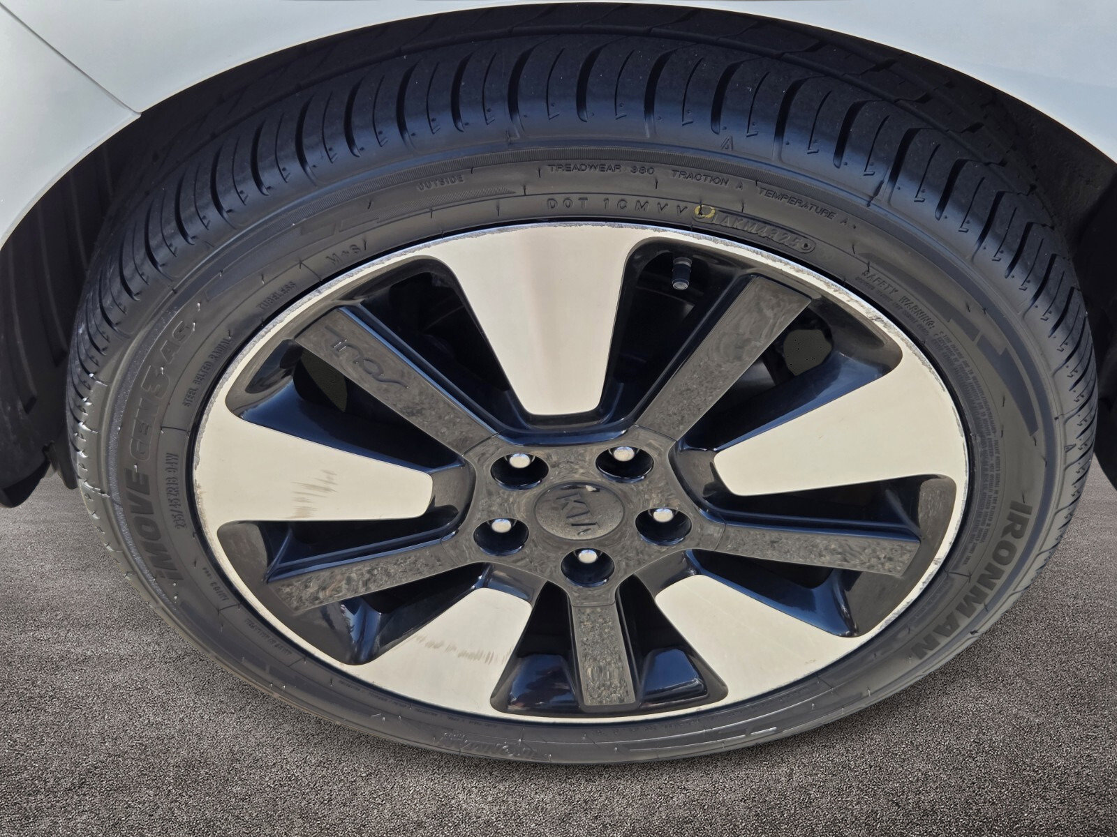 Used 2018 Kia Soul + image 9