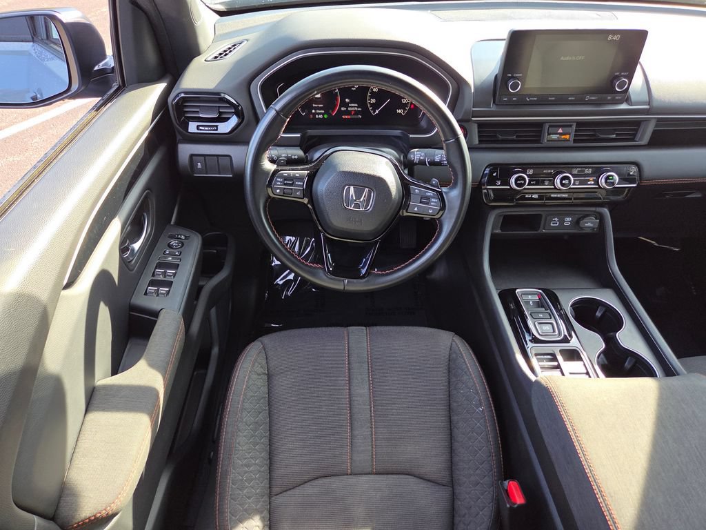 Used 2023 Honda Pilot Sport image 32
