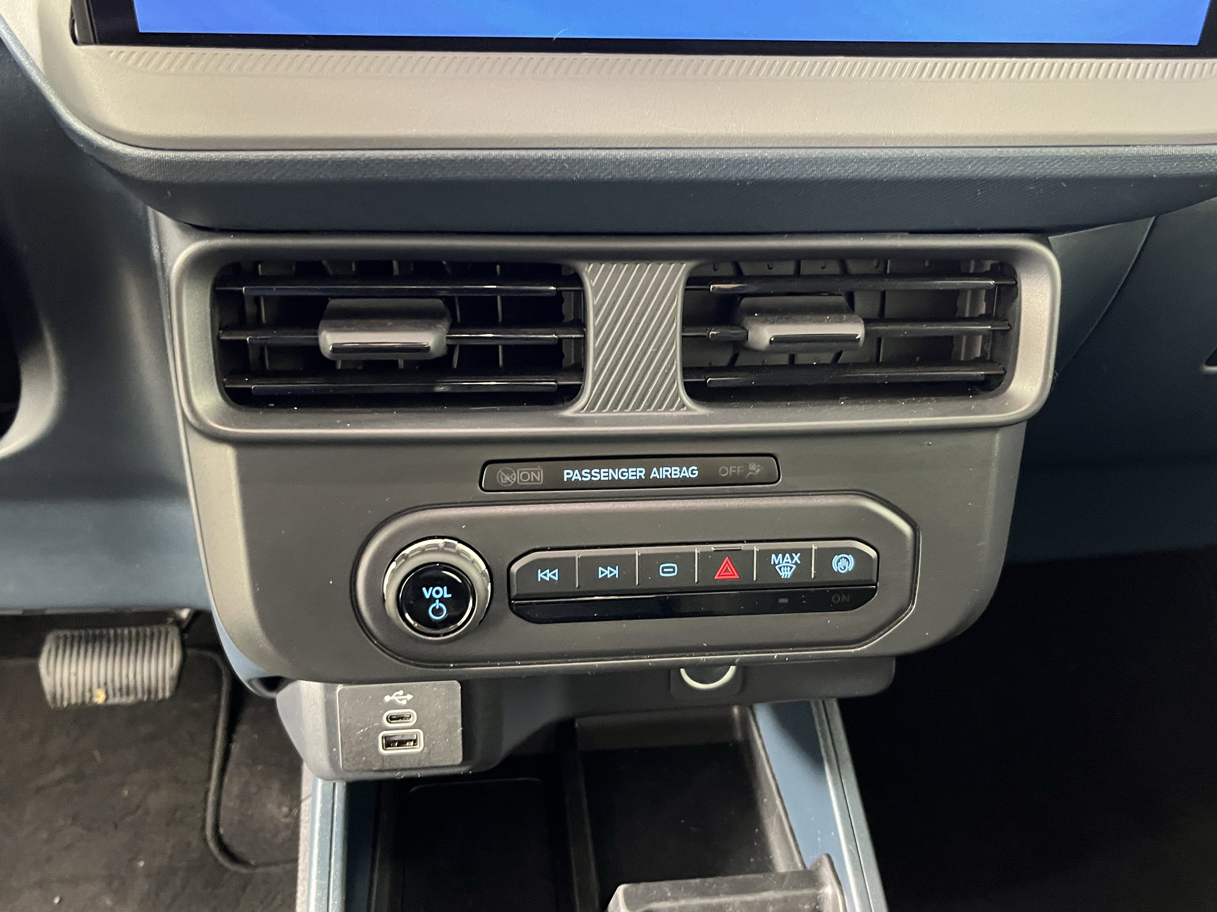 Used 2025 Ford Maverick XL w/ Equipment Group 101A AWD/4WD image 20