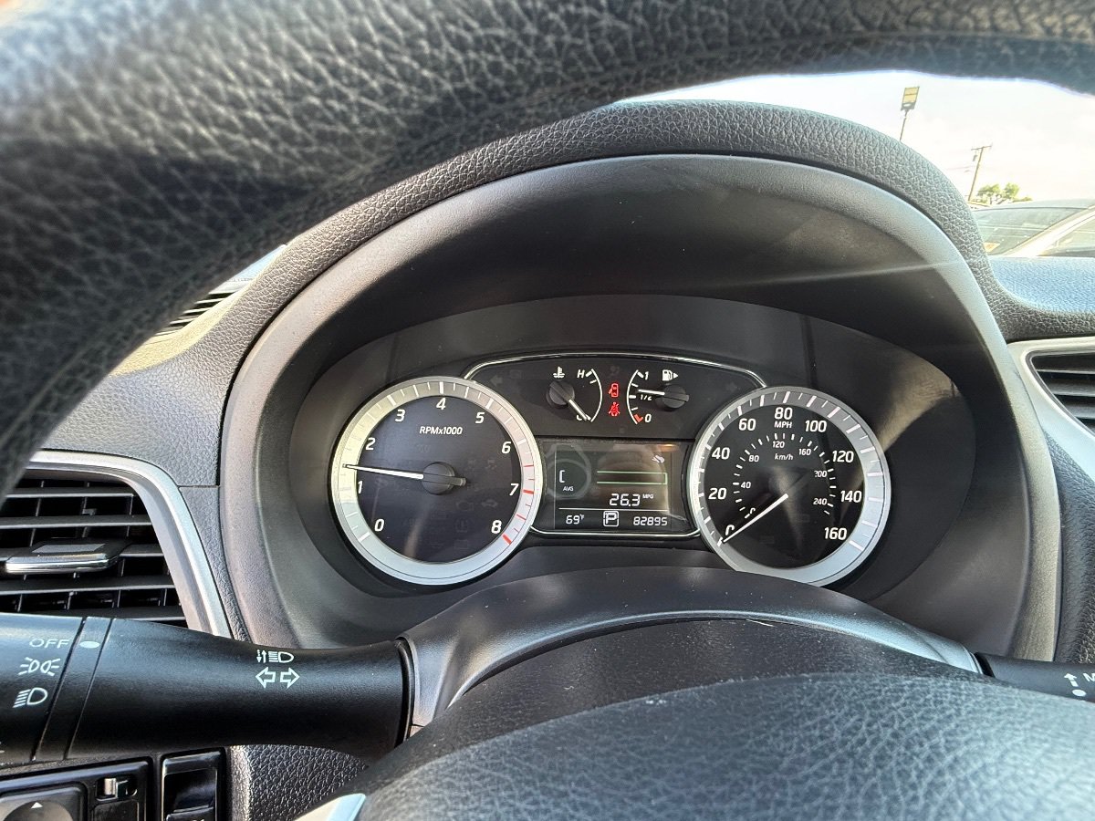 Used 2011 Nissan Sentra 2.0 SR FWD image 29