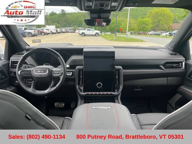 Certified 2025 GMC Yukon AT4 Ultimate AWD/4WD image 13