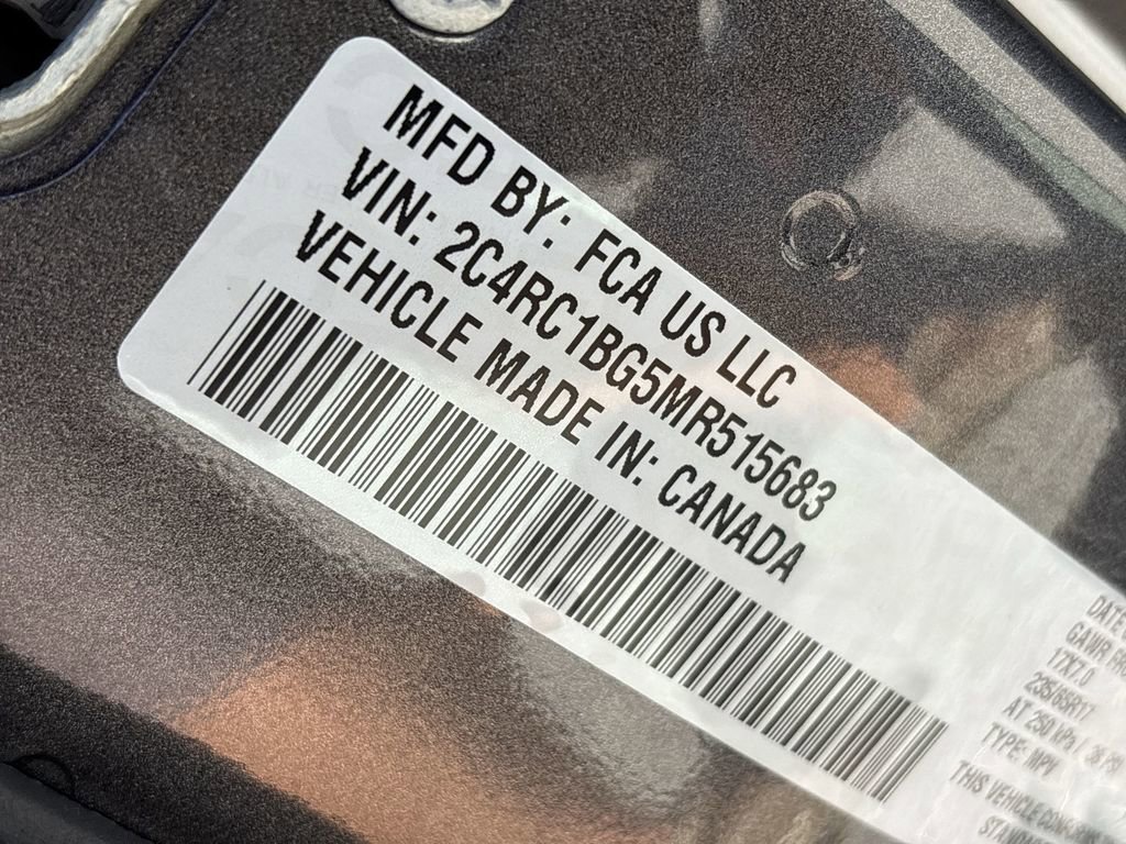 Used 2021 Chrysler Pacifica Touring-L FWD image 34