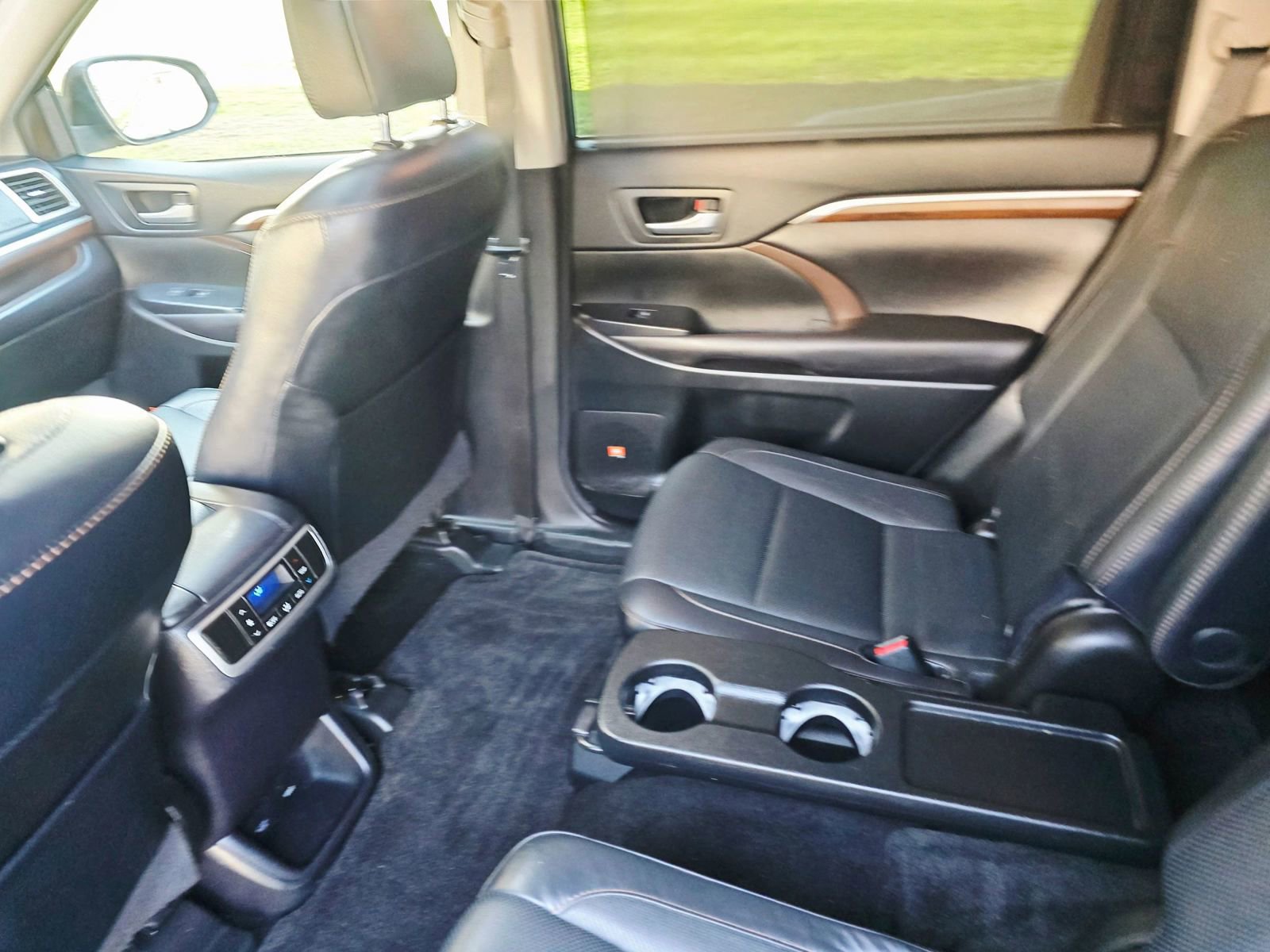 Used 2016 Toyota Highlander Limited image 46