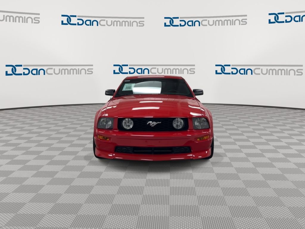 Used 2005 Ford Mustang GT RWD image 3