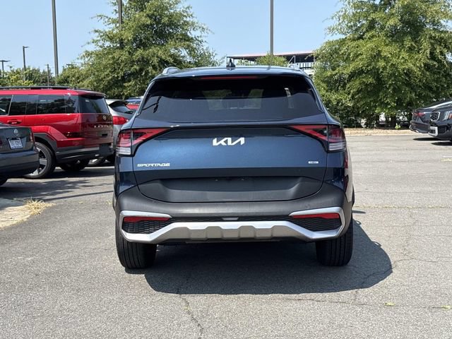Used 2023 Kia Sportage EX AWD/4WD image 3