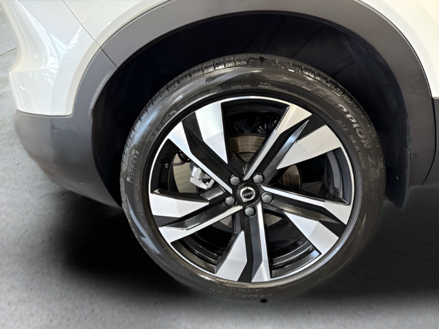 Used 2023 Volvo XC40 B5 Plus w/ Protection Package Premier AWD/4WD image 37