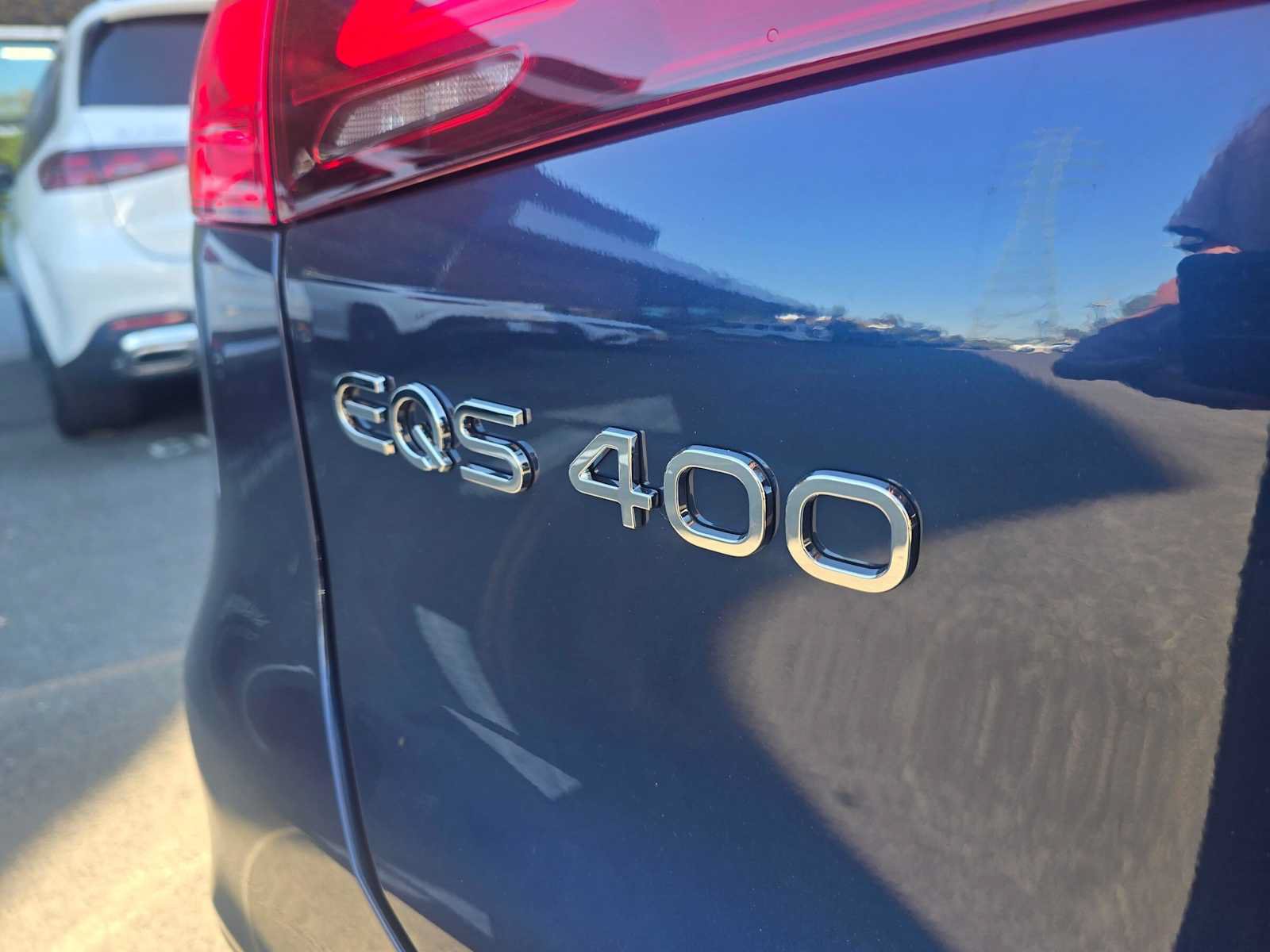 New 2027 Mercedes-Benz EQS 400 4MATIC SUV image 13