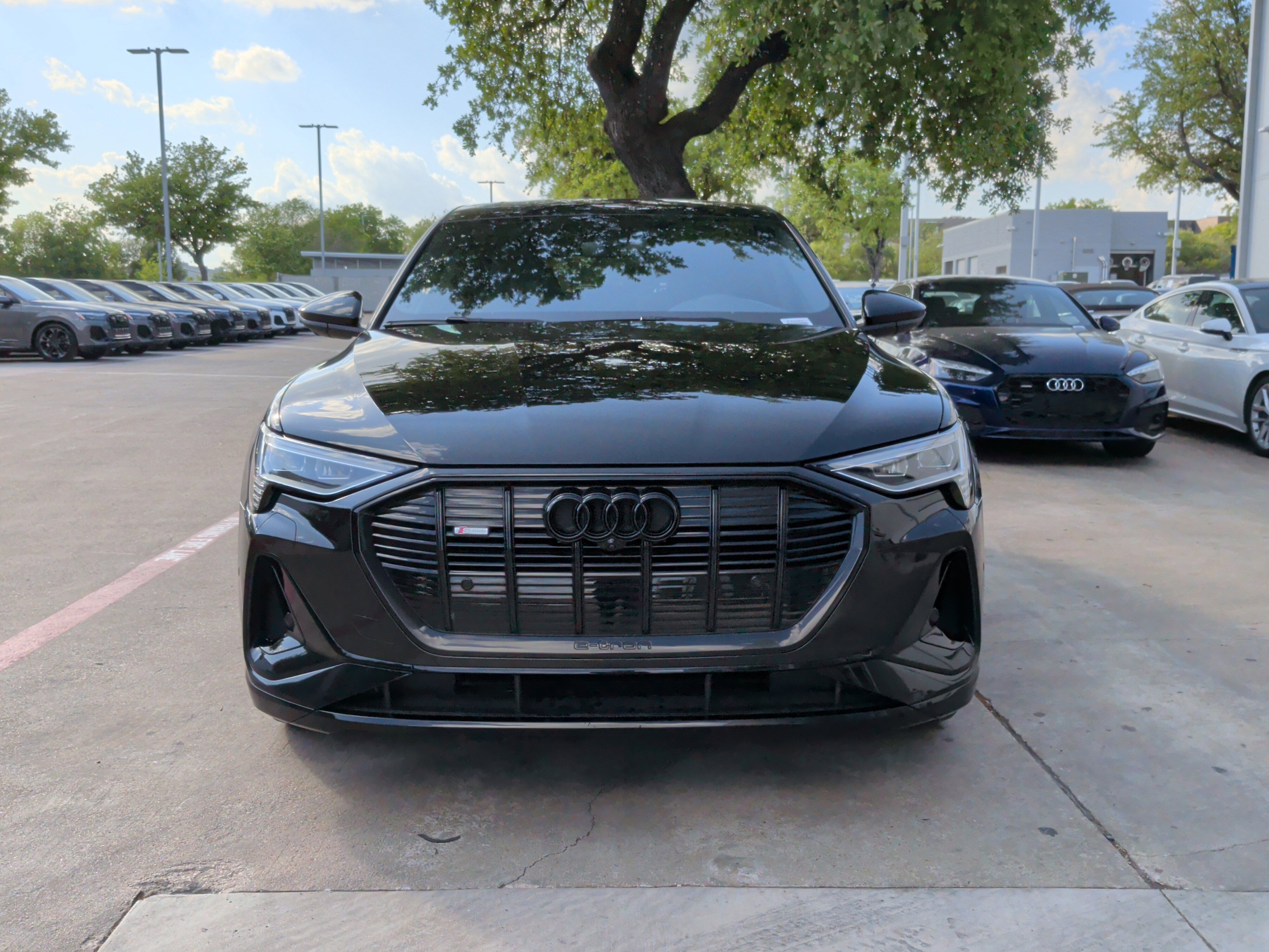 Certified 2023 Audi e-tron Premium w/ Convenience Plus Package AWD/4WD image 3