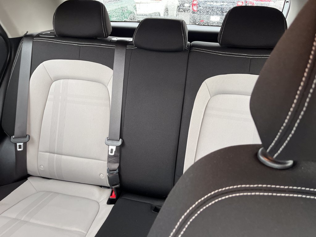 Used 2025 Hyundai Venue SEL FWD image 13