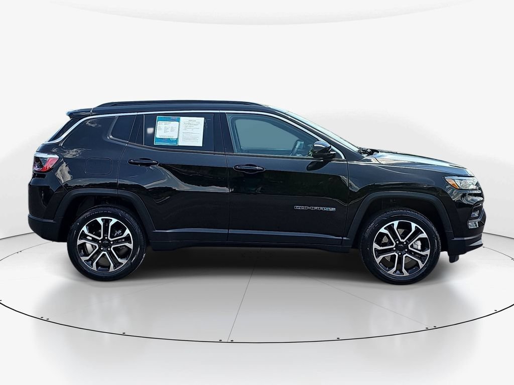 Used 2023 Jeep Compass Limited w/ Sun and Sound Group AWD/4WD image 5