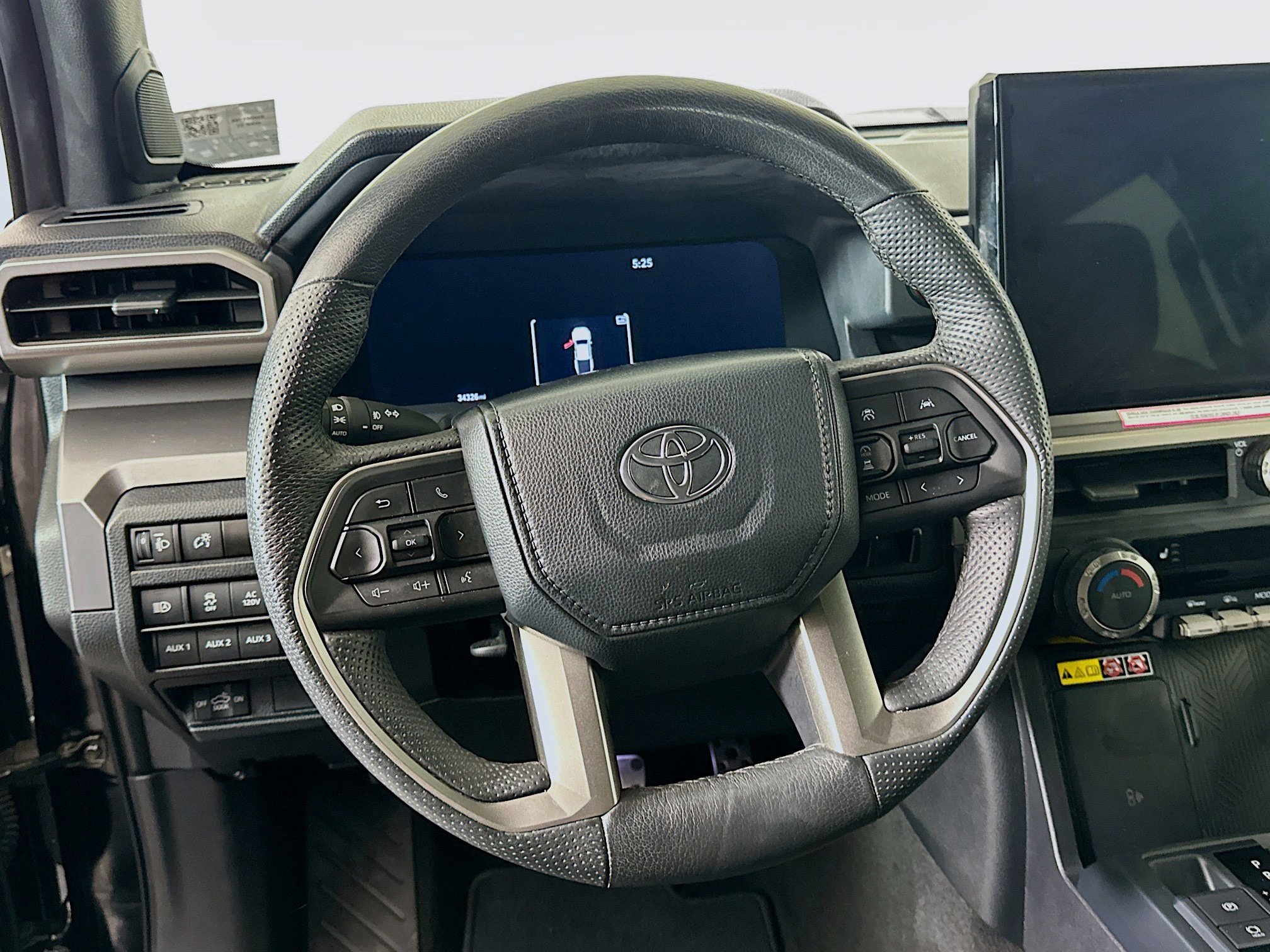 Used 2024 Toyota Tacoma TRD Sport w/ TRD Sport Upgrade Package image 18