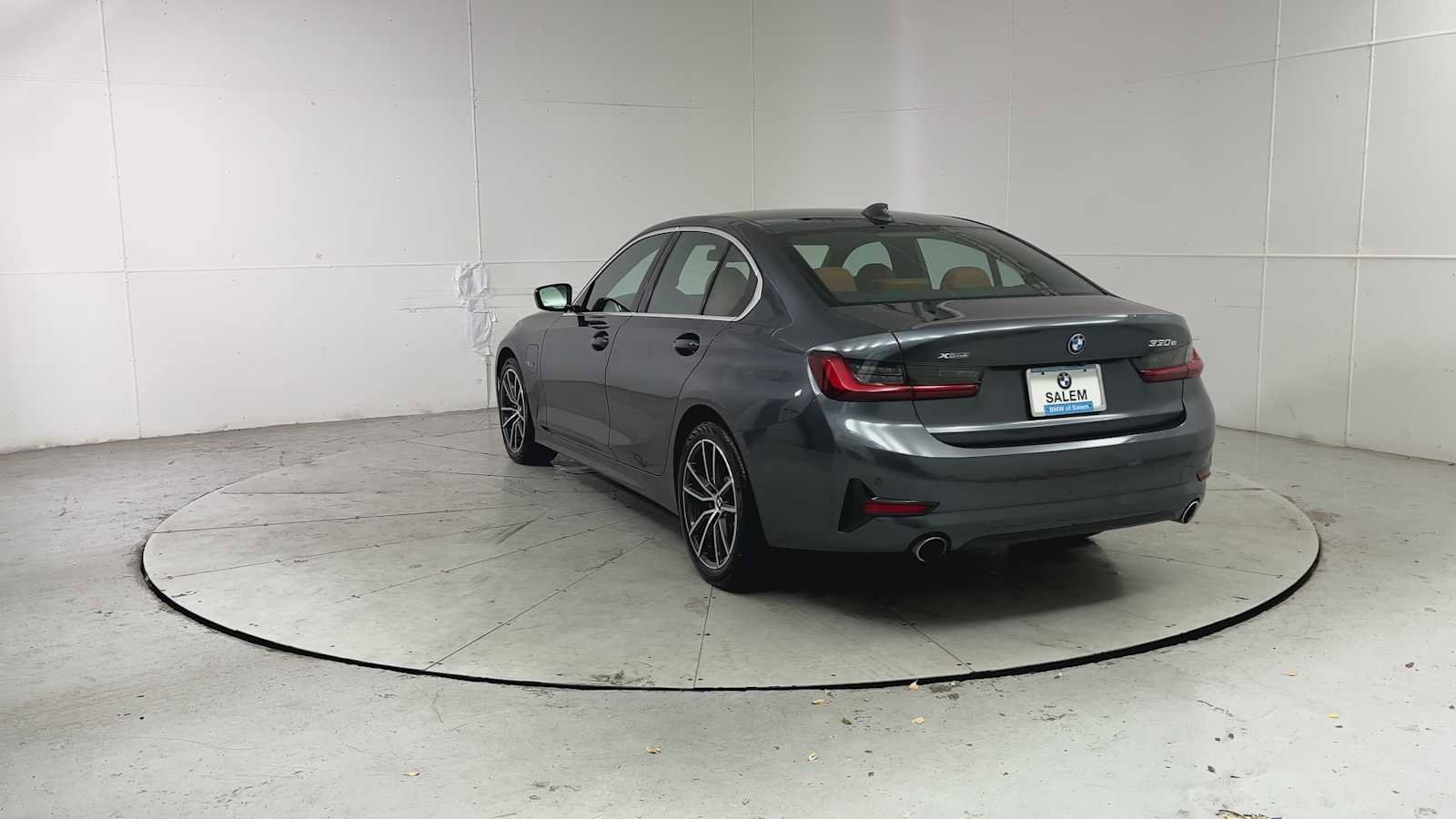 Used 2022 BMW 330e xDrive w/ Premium Package AWD/4WD image 3