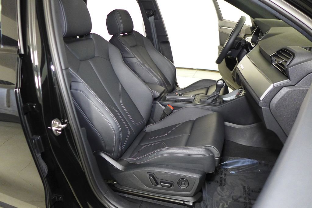 Used 2025 Audi Q3 2.0T Premium w/ Convenience Package image 19