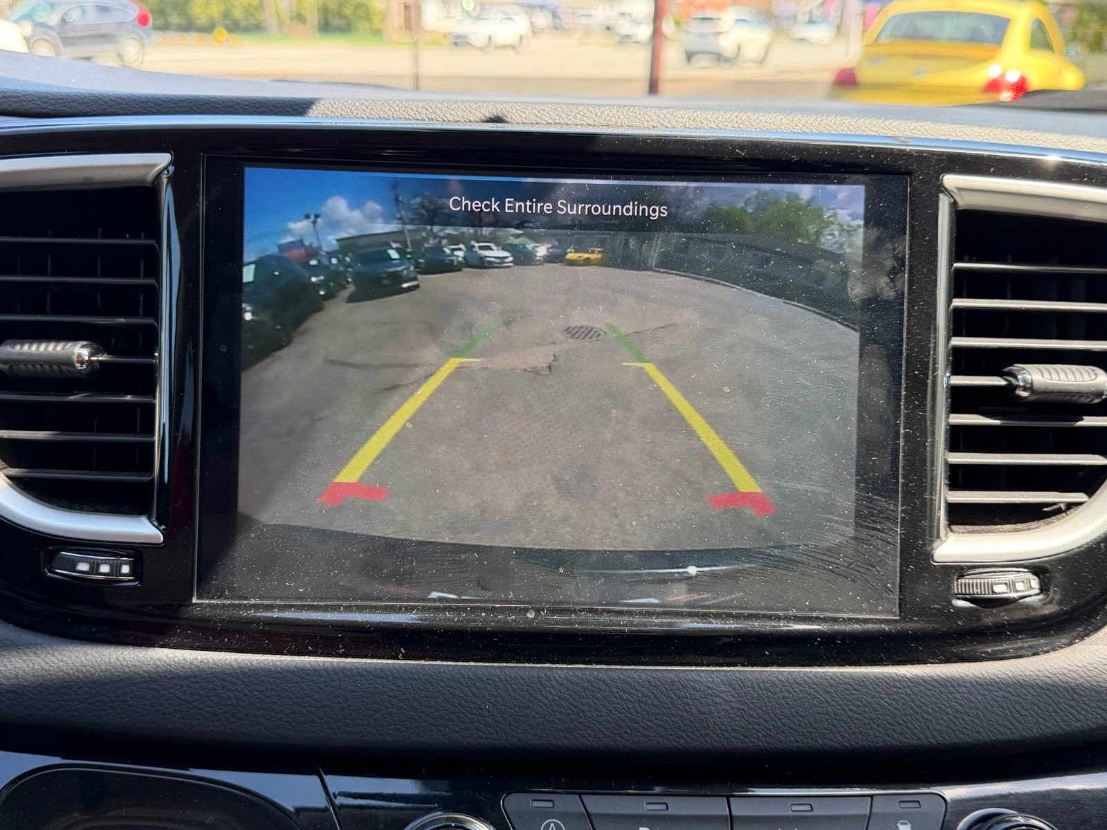 Used 2023 Chrysler Pacifica Touring-L image 25