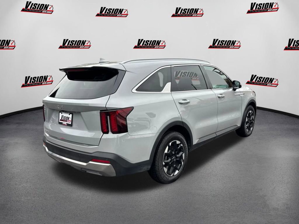 Certified 2025 Kia Sorento S w/ Panoramic Sunroof Package image 5