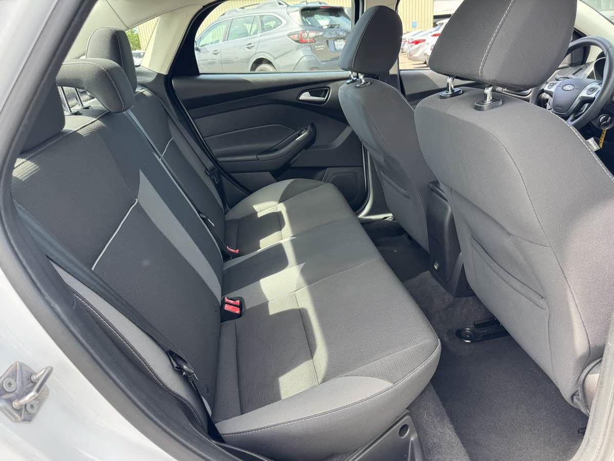 Used 2013 Ford Focus SE FWD image 15