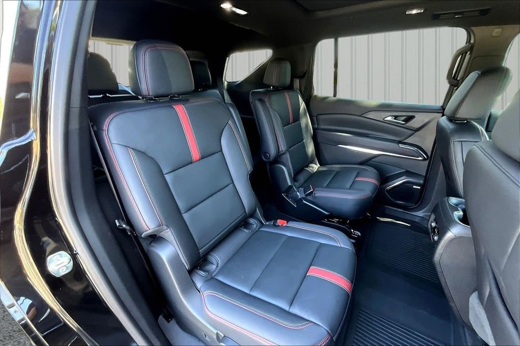 Used 2025 Chevrolet Traverse RS w/ LPO, Floor Liner Package image 20