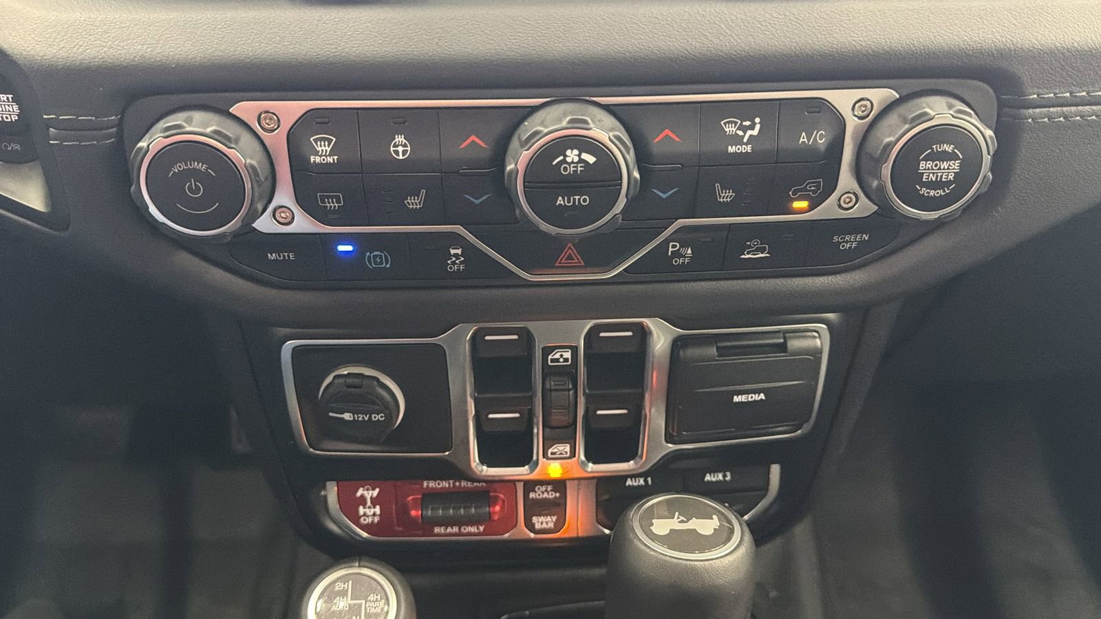 Used 2024 Jeep Wrangler Unlimited Rubicon 4xe image 23