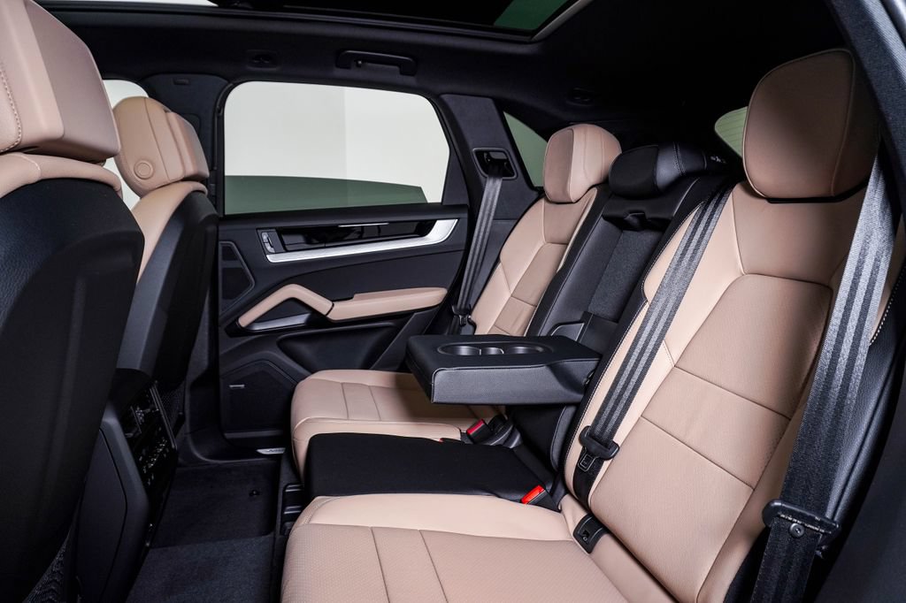 New 2026 Porsche Cayenne AWD/4WD image 17