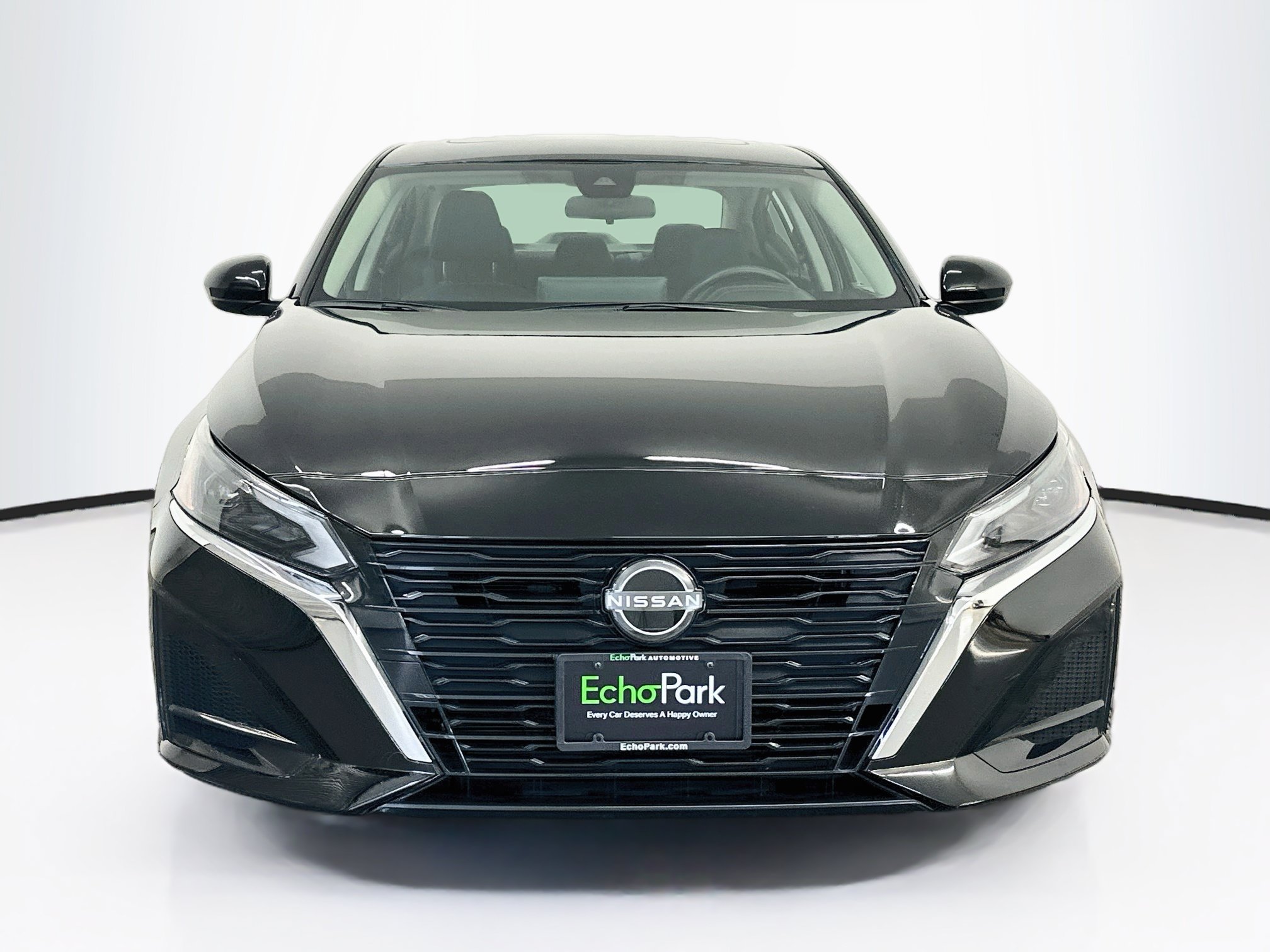 Used 2023 Nissan Altima 2.5 SV w/ SV Premium Package FWD image 2
