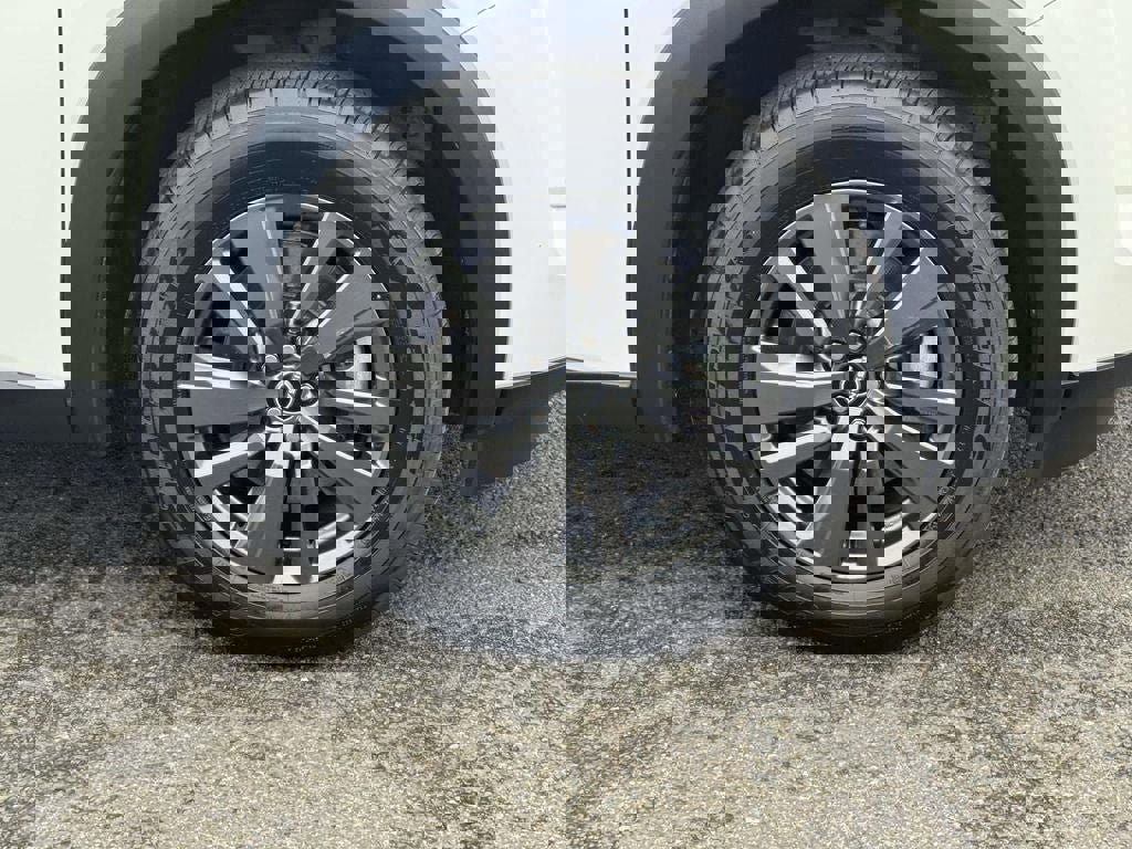 Used 2022 Nissan Pathfinder SV image 7