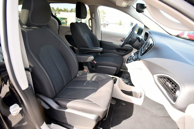 Used 2024 Chrysler Voyager LX FWD image 18
