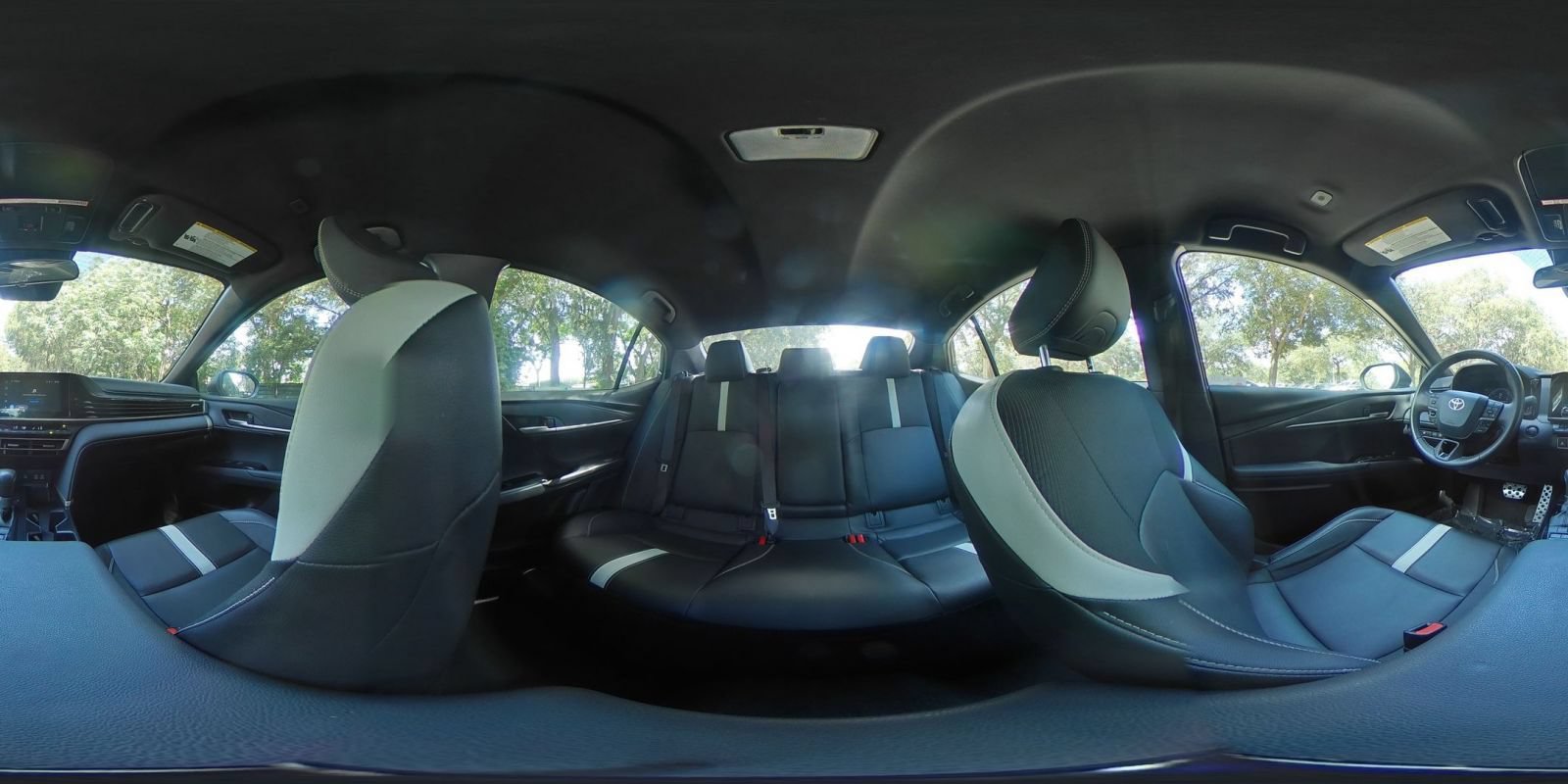Used 2026 Toyota Camry SE FWD image 41