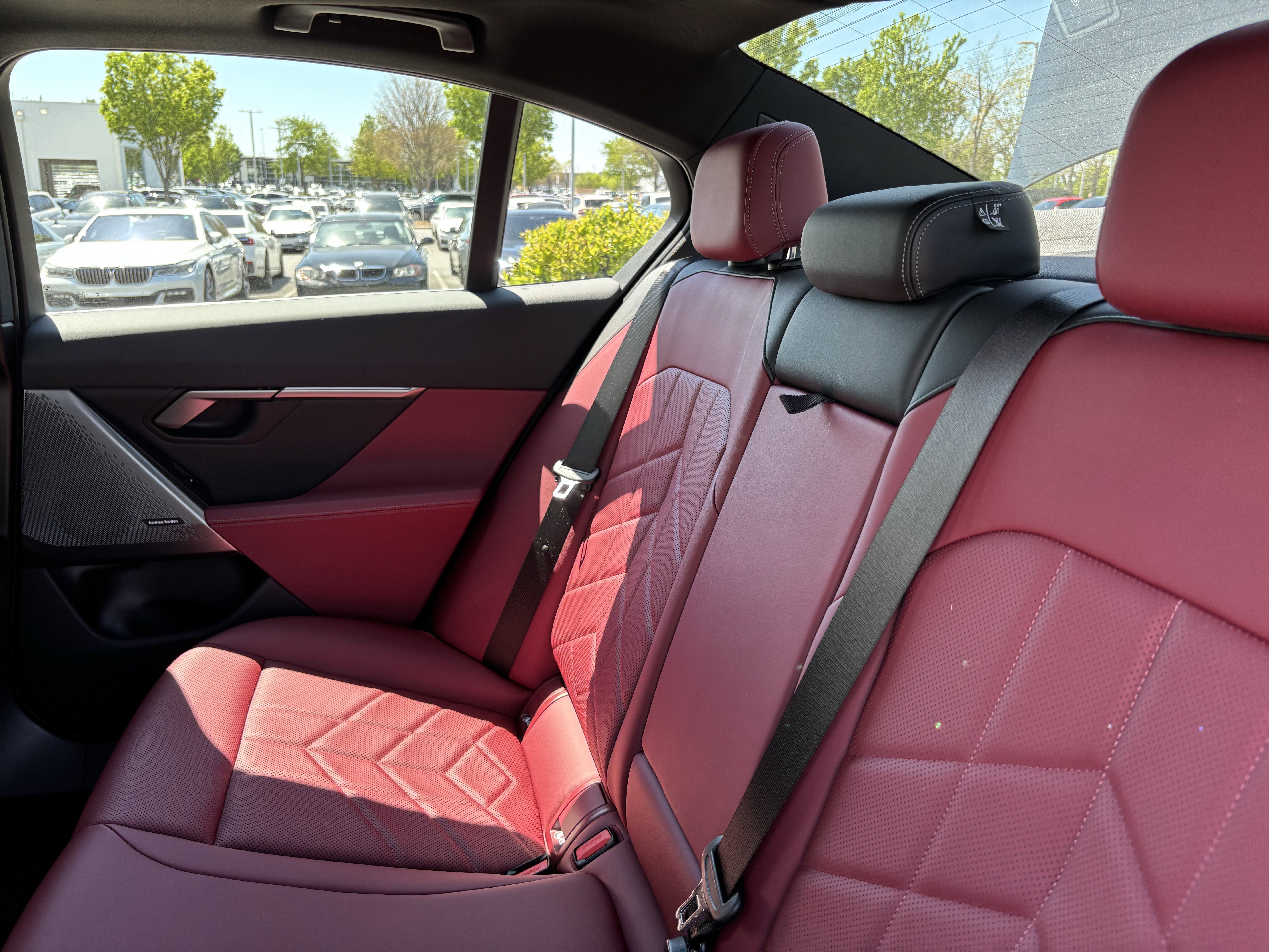 Certified 2025 BMW 530i image 32