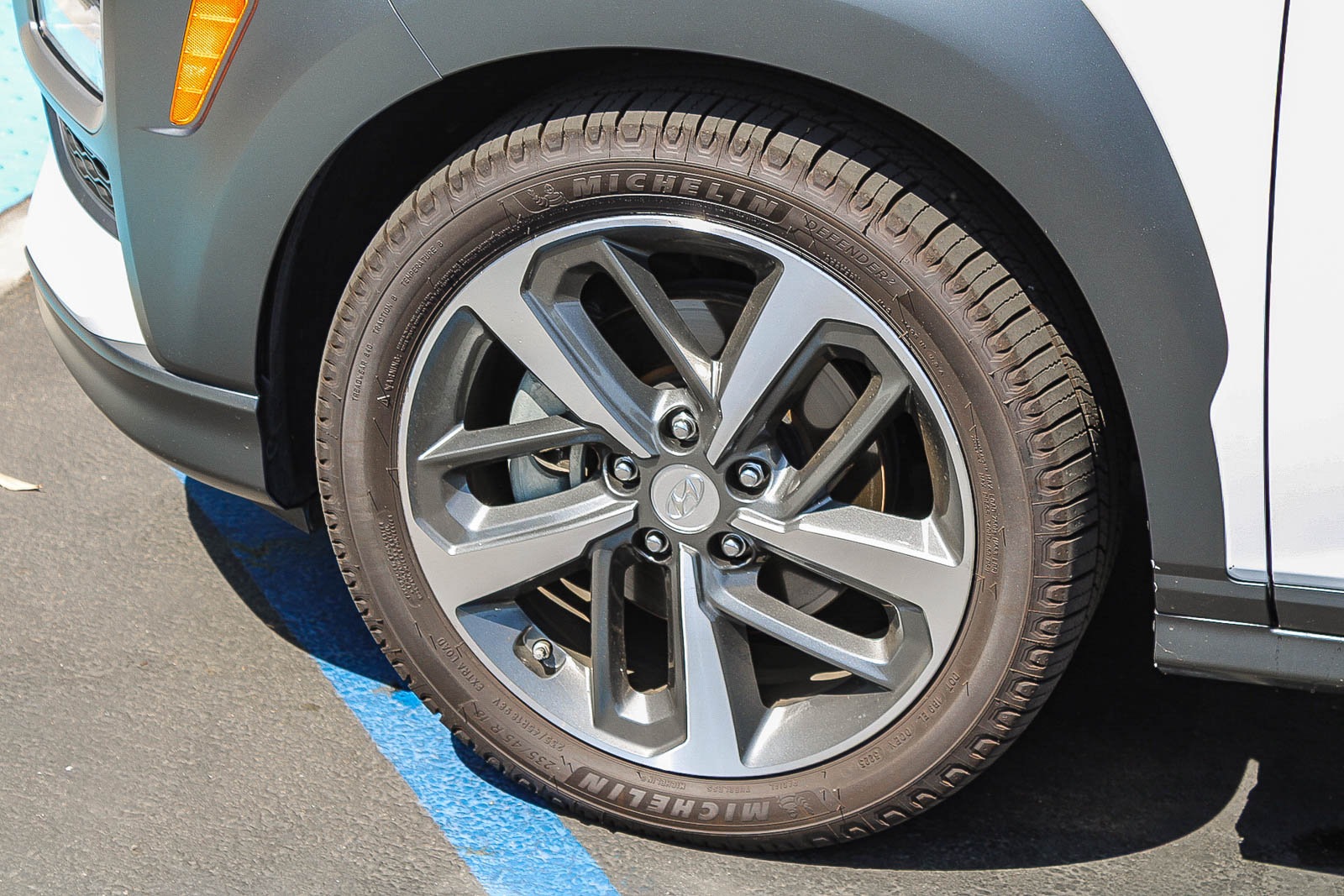Used 2019 Hyundai Kona Limited FWD image 13