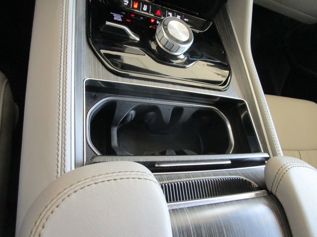 Used 2024 Jeep Wagoneer Series II AWD/4WD image 44