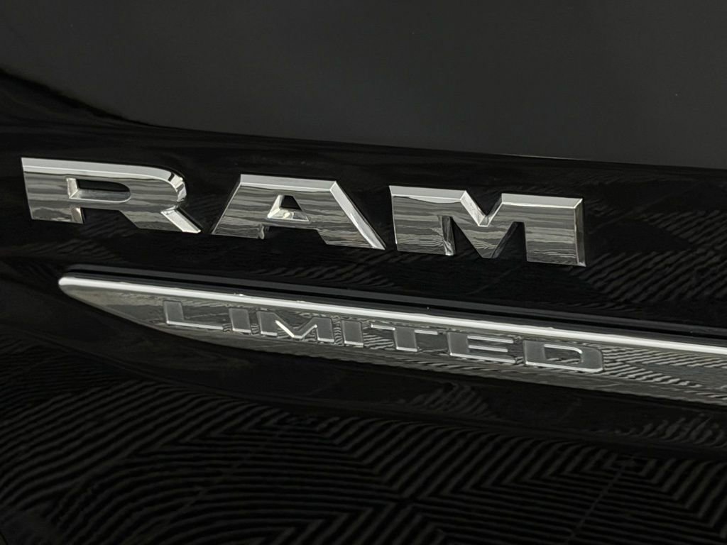 Used 2025 RAM 1500 Limited AWD/4WD image 11