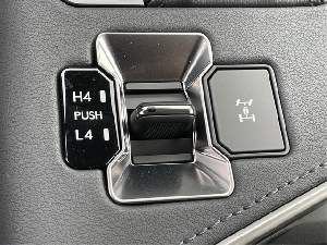 Used 2024 Lexus GX 550 w/ Cold Area Package AWD/4WD image 9