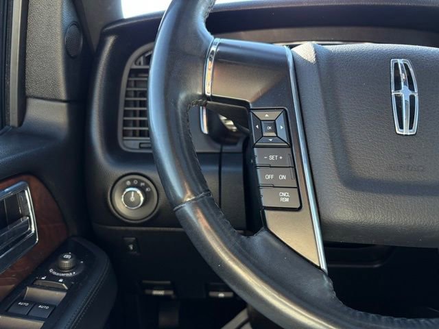 Used 2015 Lincoln Navigator 4WD image 33