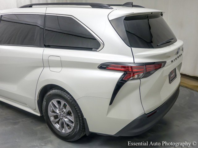 Used 2021 Toyota Sienna XLE w/ XLE Plus Package AWD/4WD image 4