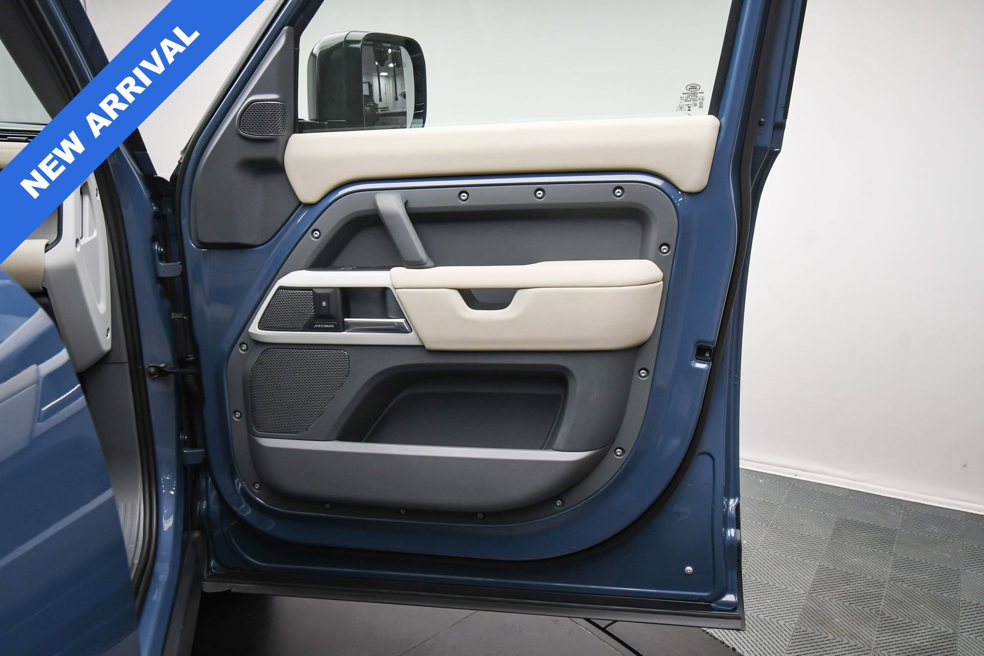 Used 2024 Land Rover Defender 110 S image 43