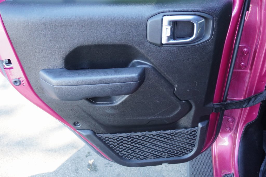 Used 2022 Jeep Wrangler Unlimited Rubicon w/ LED Lighting Group image 23