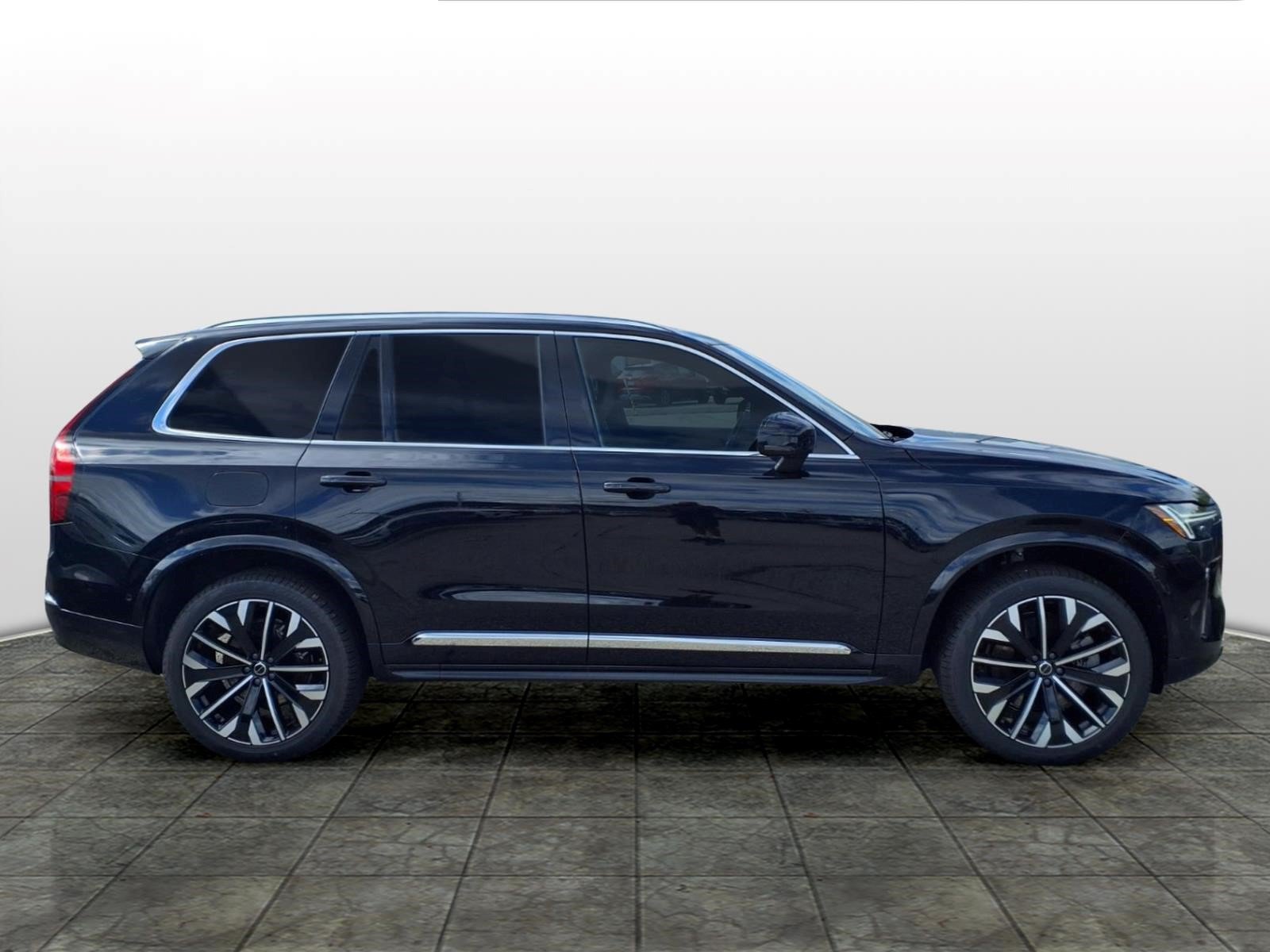 New 2026 Volvo XC90 T8 Plus w/ Protection Package AWD/4WD image 2