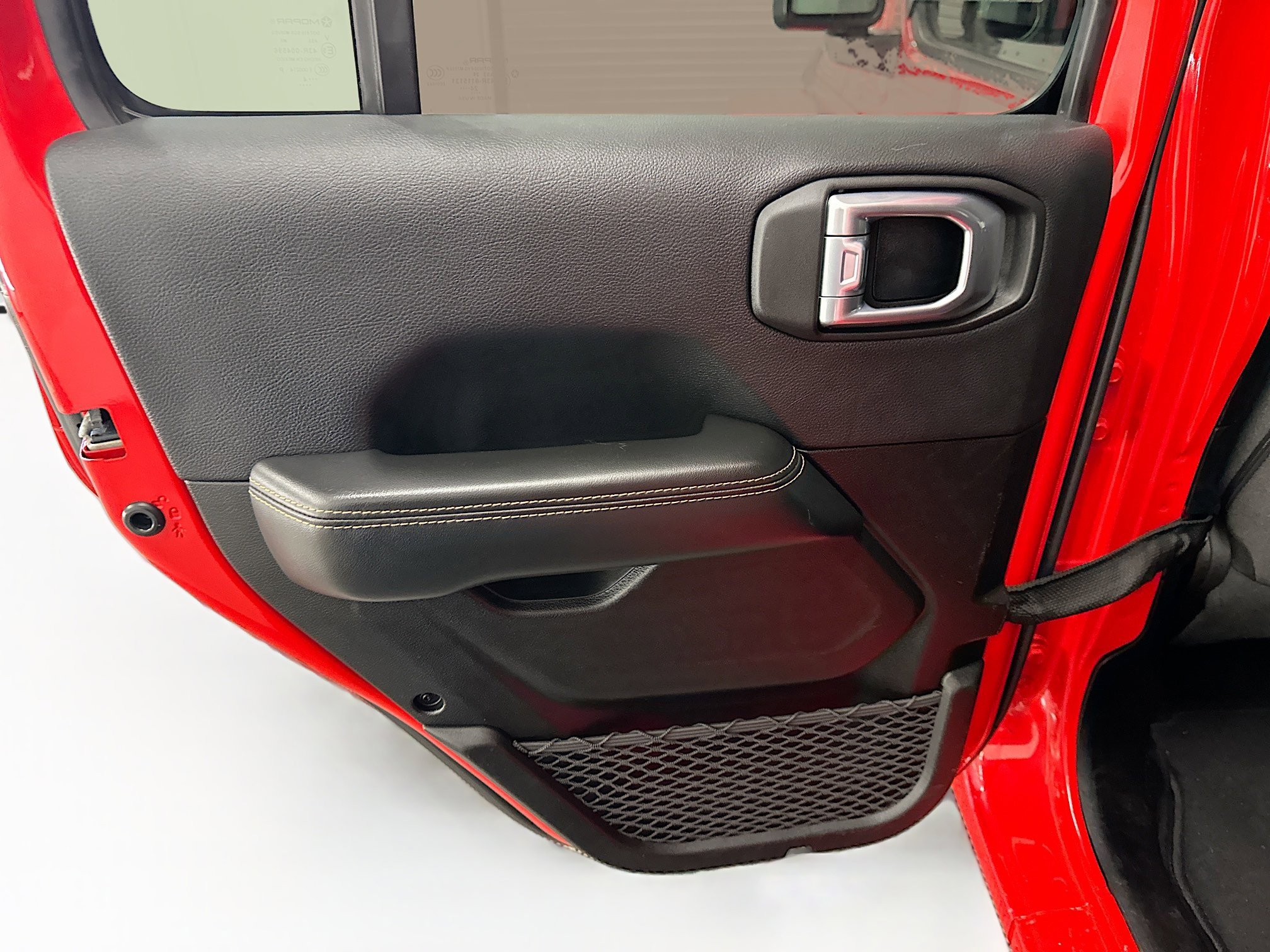 Used 2025 Jeep Wrangler Sahara image 26