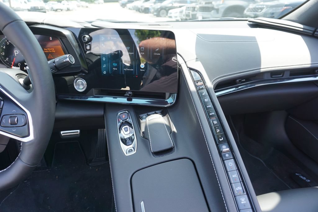 Used 2025 Chevrolet Corvette Z06 RWD image 21