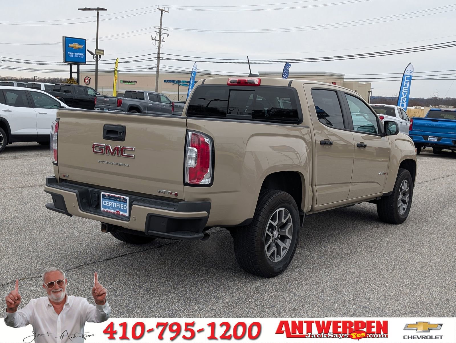 Used 2022 GMC Canyon AT4 w/ Trailering Package image 3