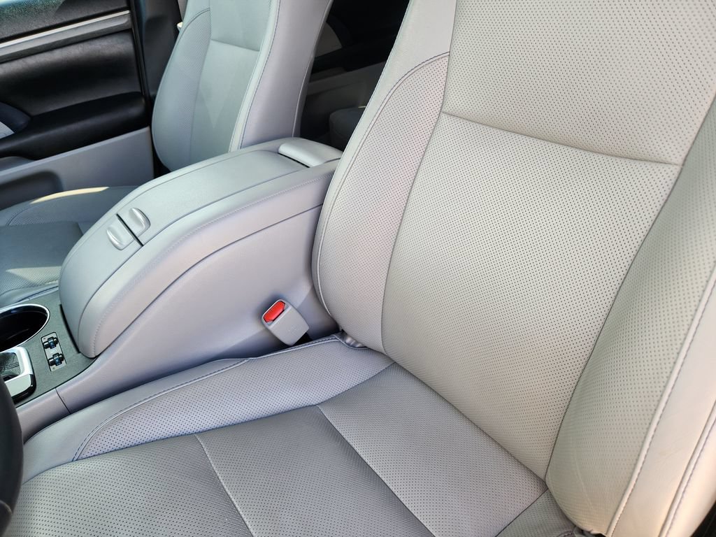 Used 2018 Toyota Highlander Limited AWD/4WD image 14