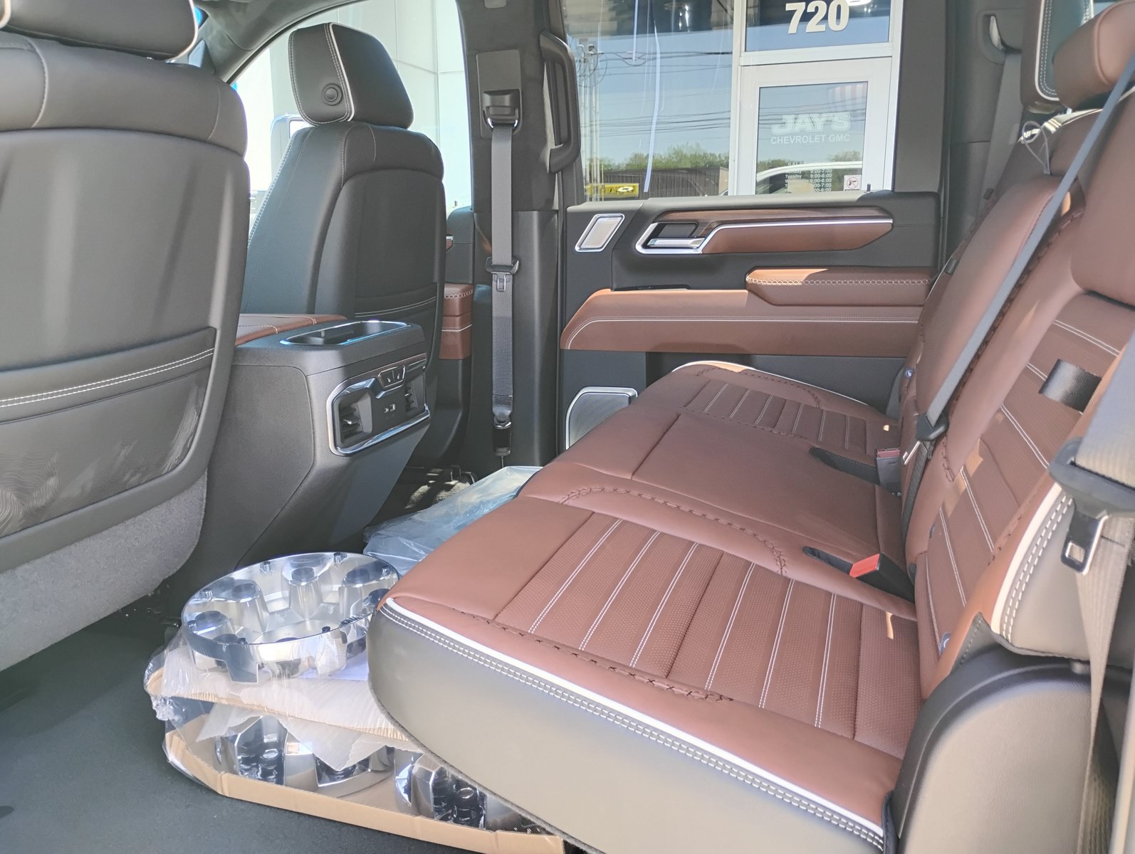 New 2026 GMC Sierra 3500 Denali Ultimate AWD/4WD image 25