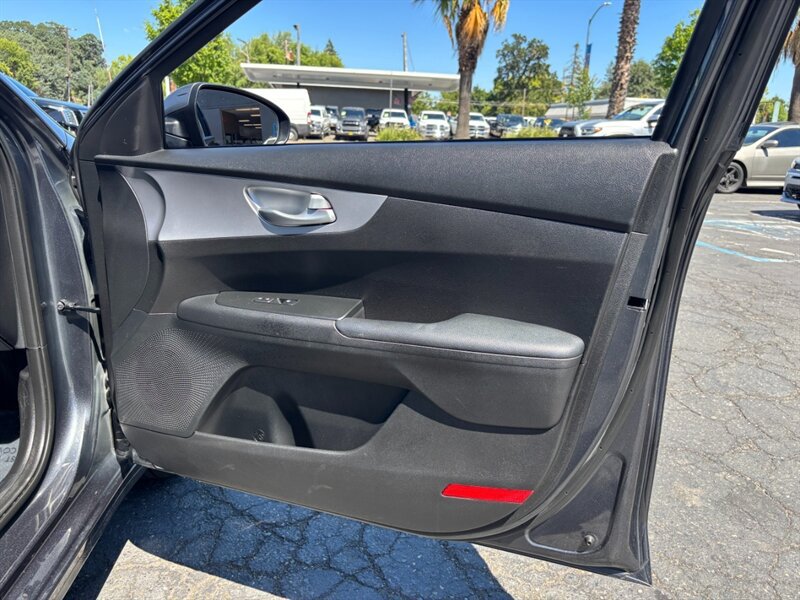 Used 2023 Kia Forte LXS FWD image 14