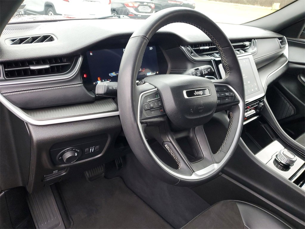 Used 2023 Jeep Grand Cherokee L Laredo image 8