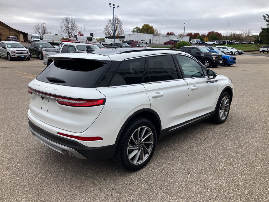 Used 2025 Lincoln Corsair AWD w/ Equipment Group 101A image 8