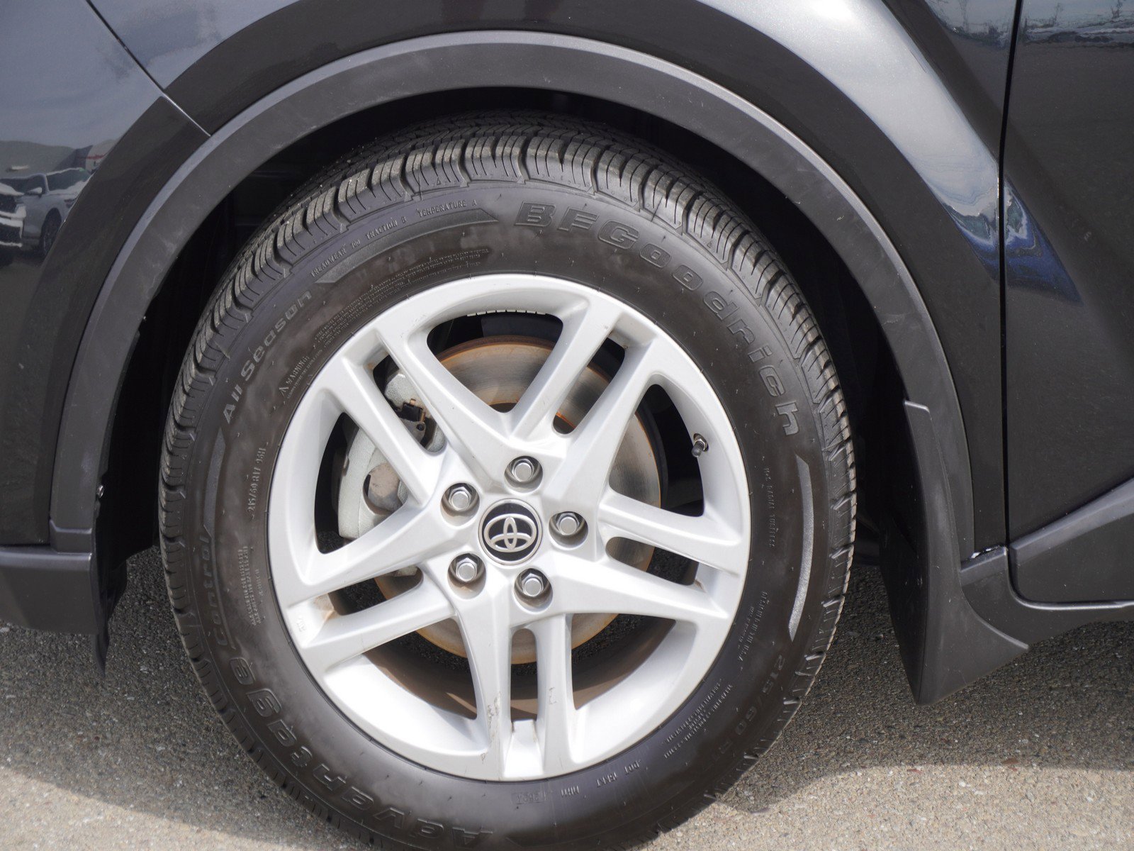 Used 2021 Toyota C-HR LE image 7