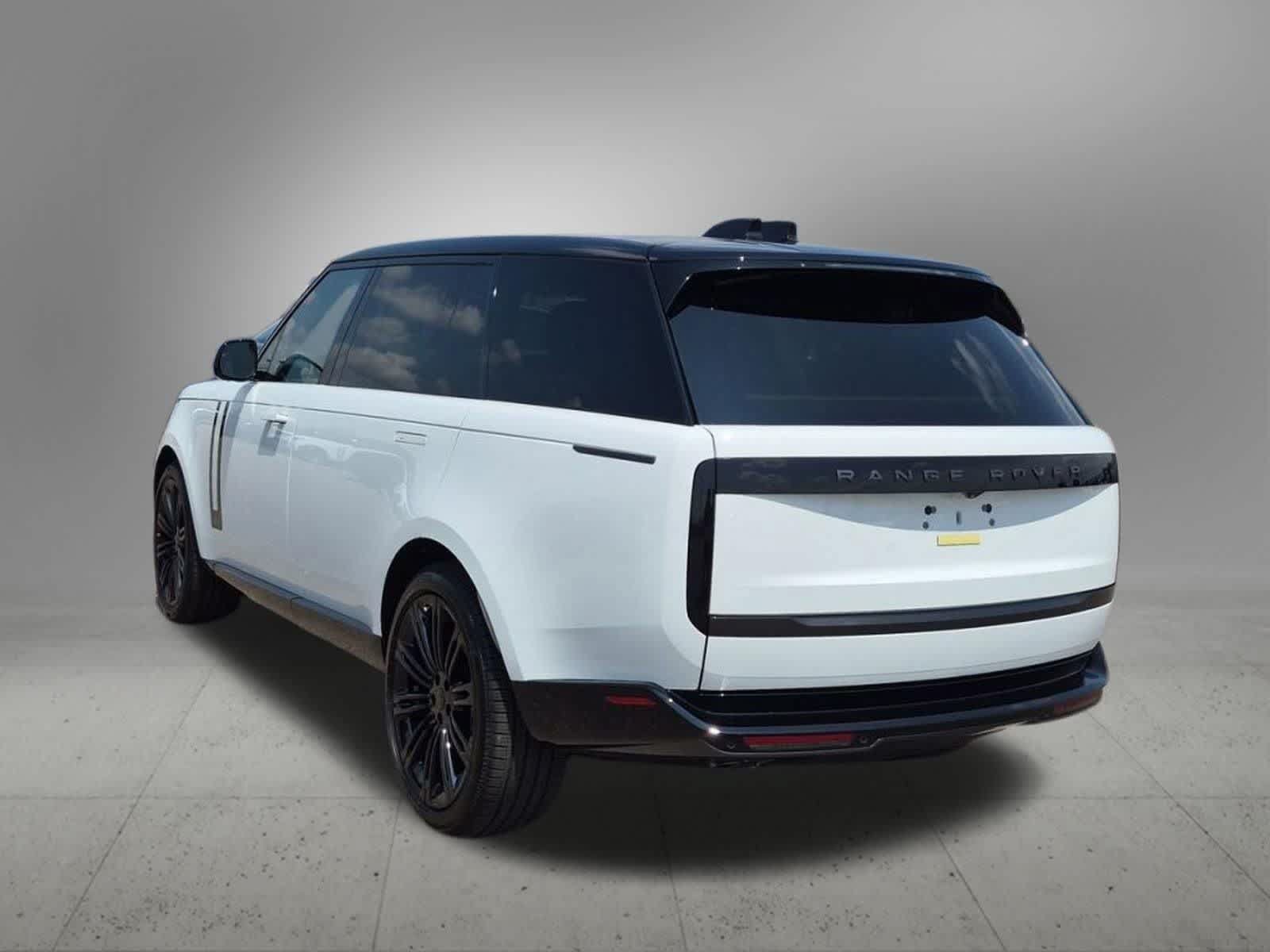 New 2026 Land Rover Range Rover Long Wheelbase SE AWD/4WD image 4