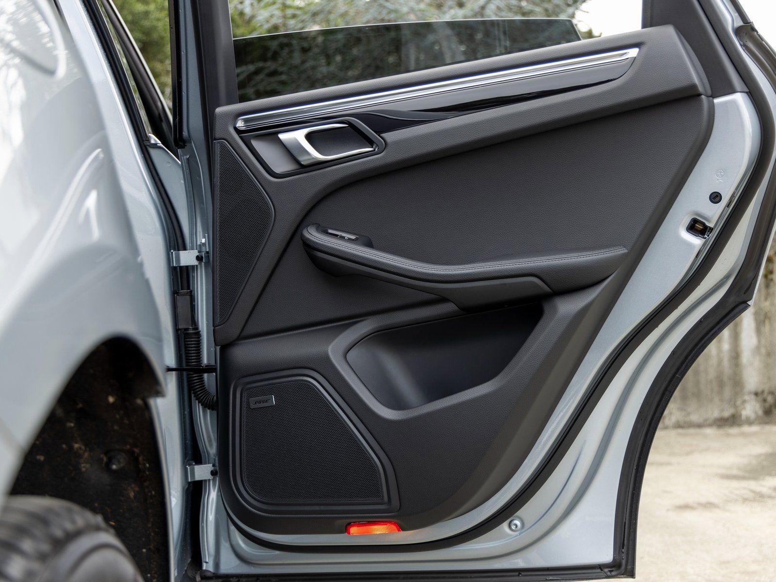 Certified 2025 Porsche Macan image 46