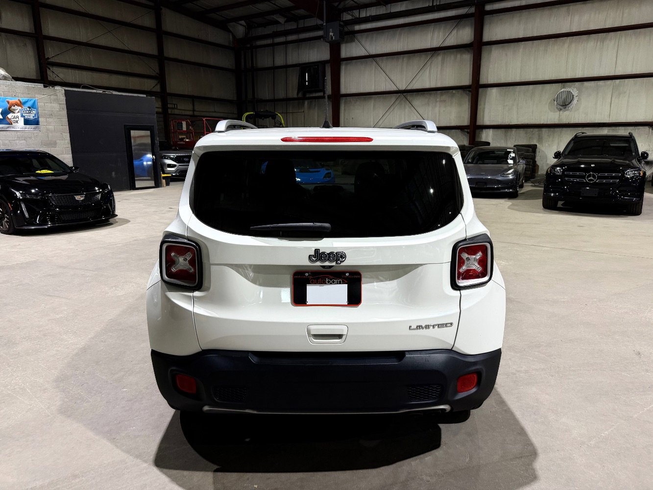 Used 2018 Jeep Renegade Limited w/ UConnect 8.4 Nav Group FWD image 6
